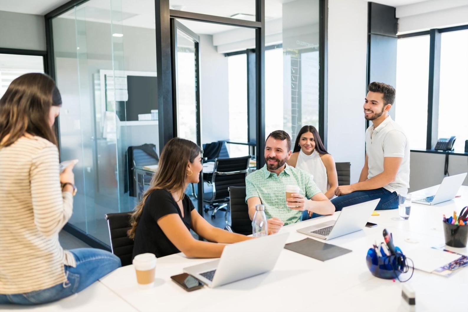 Implementasi teknik analisis dalam konteks bisnis nyata